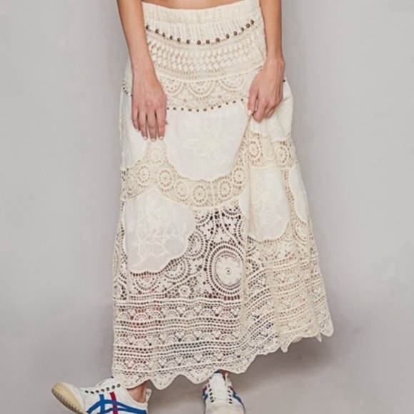 ONE LEFT POL Cream Crochet Knit Metallic Beaded Elastic Waist Maxi Skirt - Picture 4 of 6